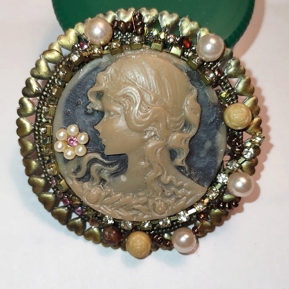 Distressed Green & Gold Vintage Ivory Cameo Brooch Restored - Picture 3 of 12